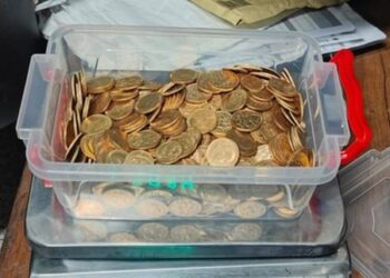 10 kg of gold coins seized from 2 Kashmiri passengers at IGI Airport, New Delhi