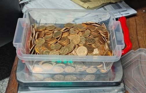 10 kg of gold coins seized from 2 Kashmiri passengers at IGI Airport, New Delhi
