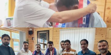 Several prominent political, social figures join Apni Party