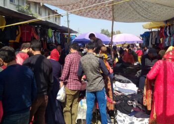 Makkah market in Srinagar remained open on Sunday after closed since March in view of COVID-19 pandemic