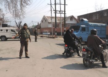 Authorities restrain the moment on famous Gupkar road in Srinagar