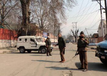 Authorities restrain the moment on famous Gupkar road in Srinagar