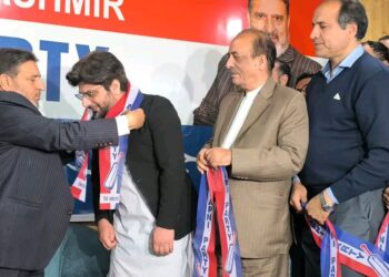 Prominent political leader Jibran Dar joins Apni Party along with his associates