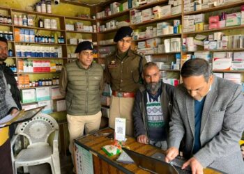 Police seal two more Medical Shops for Violations under Drugs and Cosmetics Act in Kulgam