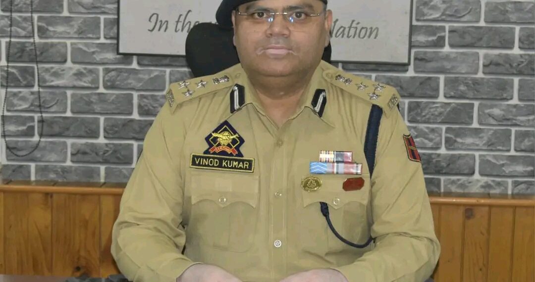 Dr Vinod Kumar Takes Charge as DIG North Kashmir Range
