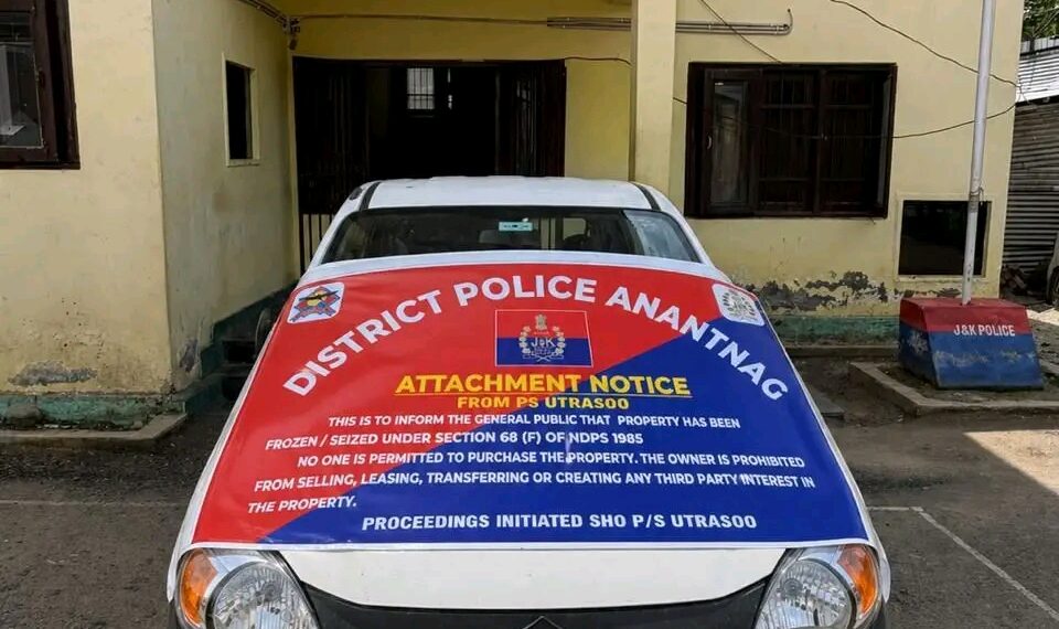 Police attach vehicle used in Narcotics Case in Anantnag 