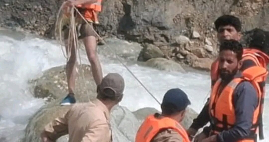 3rd Day of Search On, SDRF Hunts for Missing 5-Year-Old in Shopian