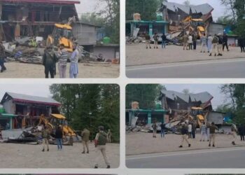 Police demolish illegal Properties of drug peddlers Worth Crores on State Land in Anantnag 