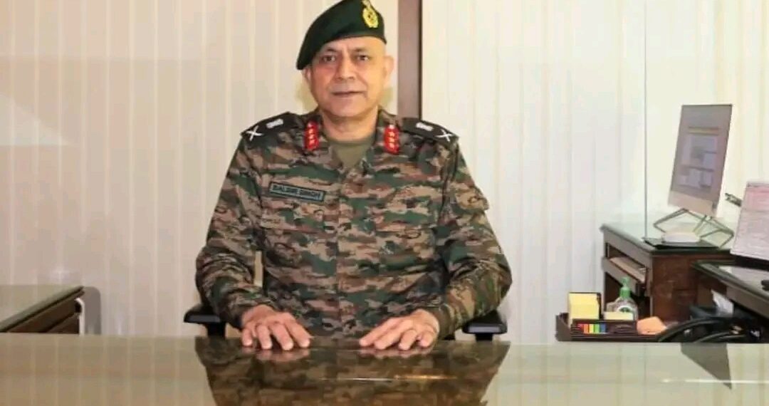 Lt Gen Balbir Singh assumes command of Chinar Corps