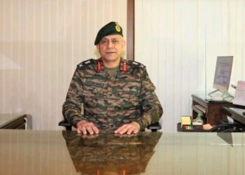 Lt Gen Balbir Singh assumes command of Chinar Corps