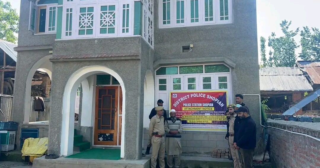 J&K Police attach illegal properties of drug peddlers in Baramulla, Shopian