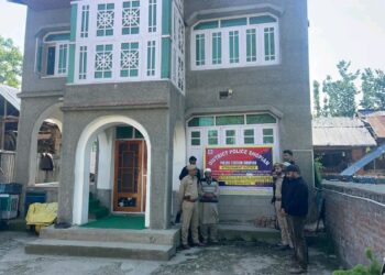 J&K Police attach illegal properties of drug peddlers in Baramulla, Shopian