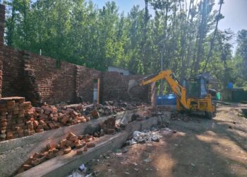 Police demolish Property Of NDPS Accused In Kulgam