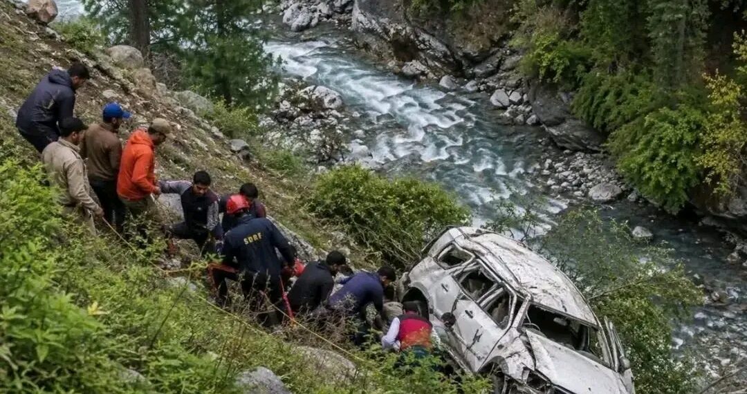 Two killed, three injured in Pahalgam road accident