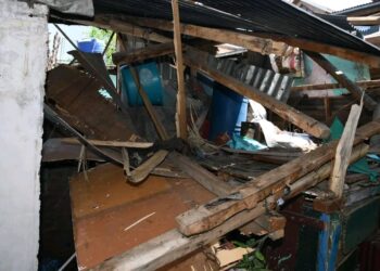 Police Demolish Illegal Property Worth ₹1.5 Crore of drug peddler in Srinagar 