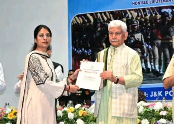 Remain Alert To Evolving Security Threats, Terrorism: LG Sinha To New J&K Police Recruits