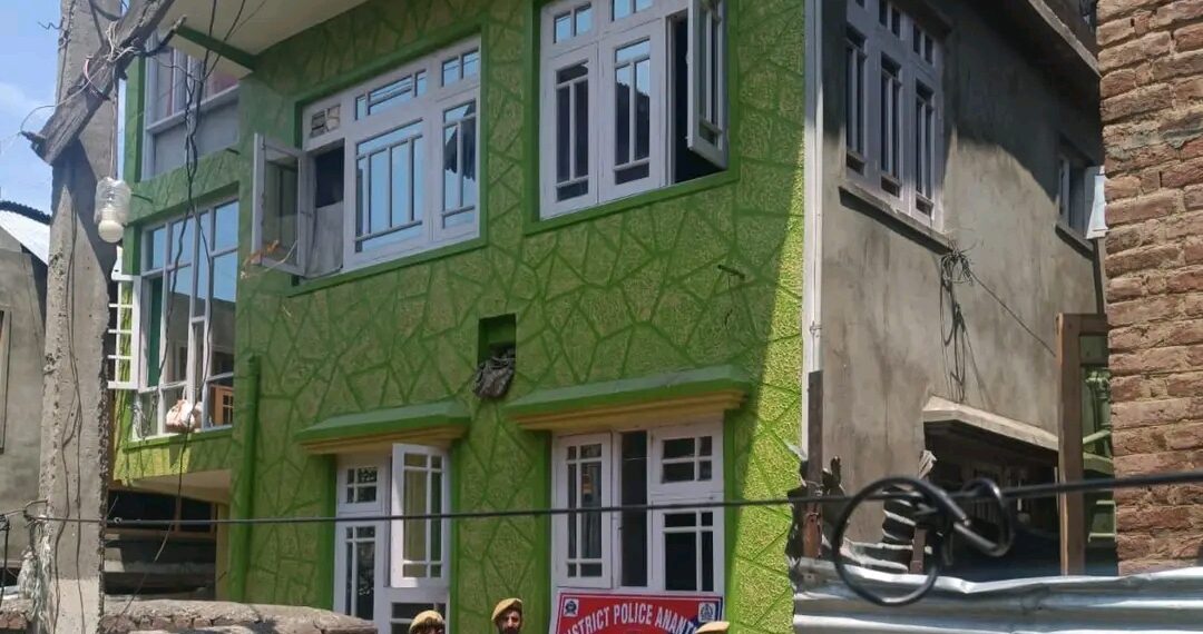 Police Attach Residential House Worth ₹60 Lakhs of Notorious Drug Peddler in Anantnag 