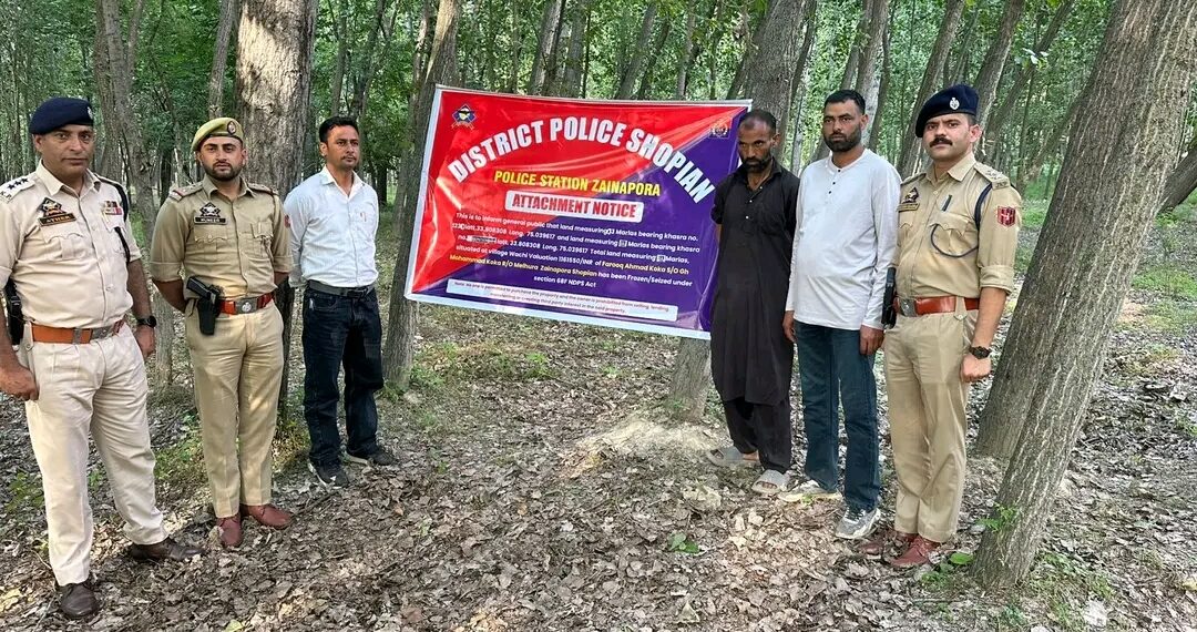 J&K Police attach immovable property of drug Peddler in Shopian