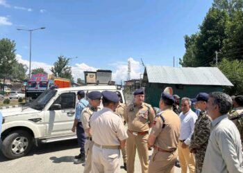 DIG Traffic Kashmir Reviews Traffic Preparedness for SANJY-2026 in South Kashmir