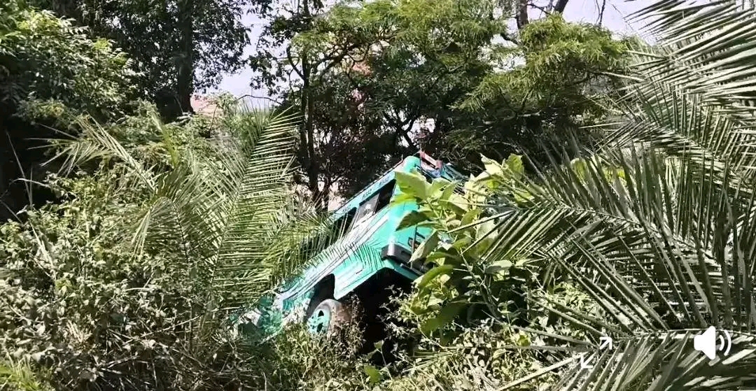 23 pilgrims injured after minibus plunges into gorge in Kathua, two critical