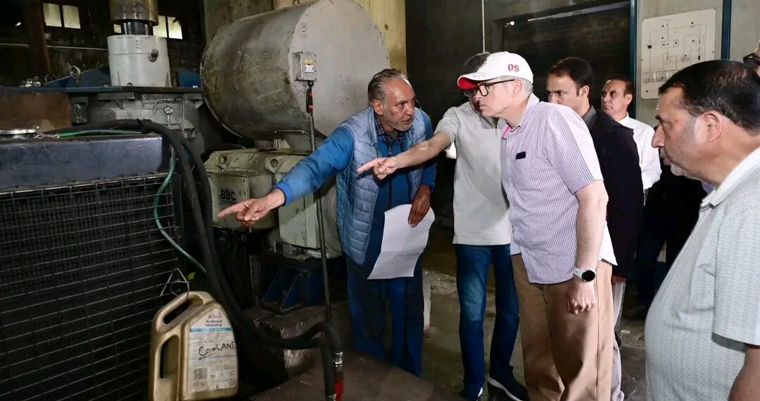 CM Omar Abdullah leads resumption of Gondola operations at Gulmarg