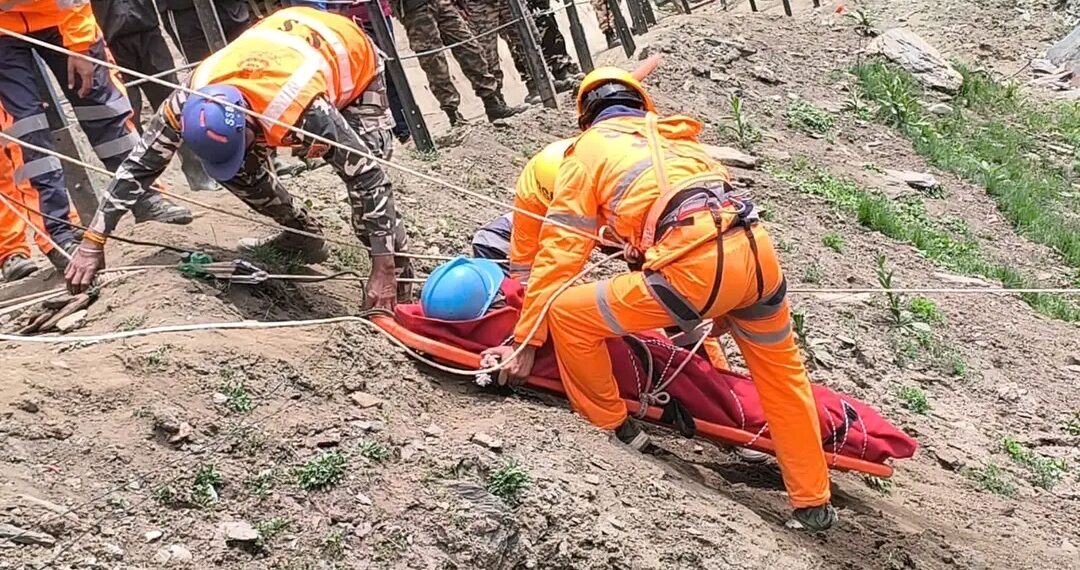 Ganderbal Police conduct mock drill to strengthen preparedness for Amarnath Yatra-2026