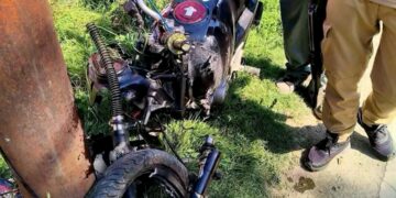 Youth killed after motorcycle skids off road, crashes into electric pole in Budgam