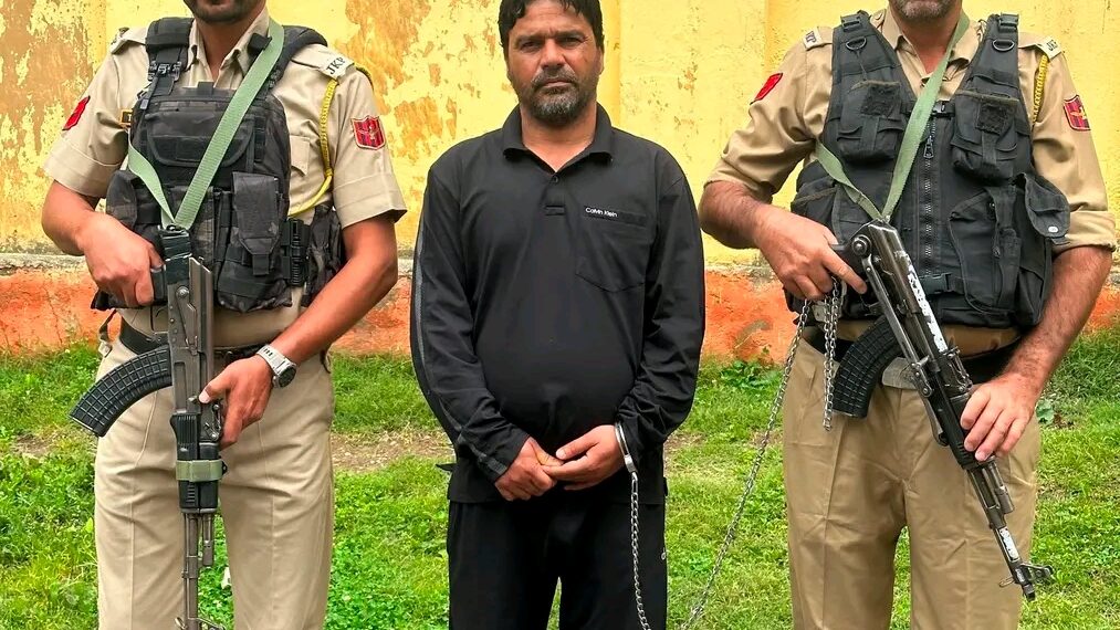Notorious Fraudster held in Gold coin scam in Anantnag 