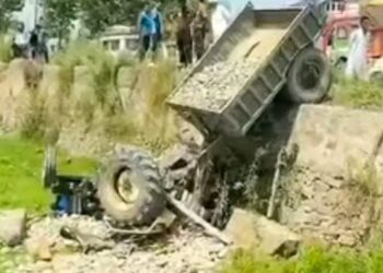 Driver killed after tractor overturns in Budgam