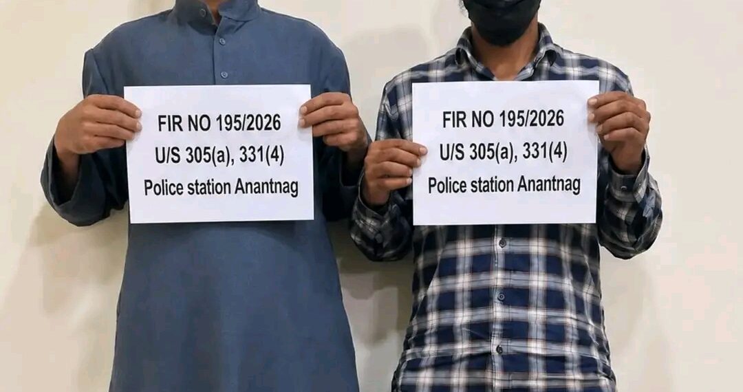 Two Burglary Cases solved in Anantnag; Gold & Cash Worth ₹12 Lakh recovered
