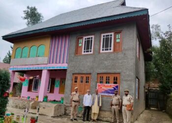 J&K Police attach residential house acquired through proceeds of drug trafficking in Shopian