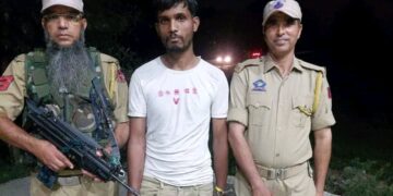 Police apprehends Drug Peddler during Naka Checking in Anantnag 