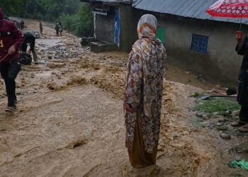 Flash Floods Hit Shopian Villages, Homes Inundated; SDRF Deploys Rescue Teams