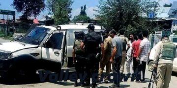 DSP, constable injured in road accident in Awantipora