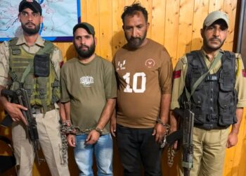 Two Extortionists arrested for threatening Victim with false NDPS Case in Anantnag