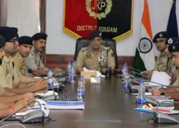 IGP Kashmir visits Kulgam, Shopian districts; reviews Security, Crime, Counter-Terrorism operations 