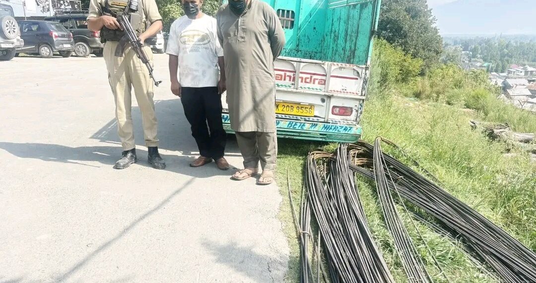 Police crack theft case within 12 hours in Baramulla; Stolen property recovered