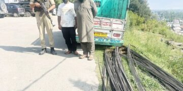 Police crack theft case within 12 hours in Baramulla; Stolen property recovered