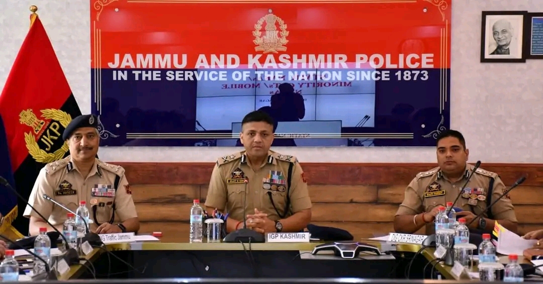 IGP Kashmir Calls for Stronger Security Grid, Smooth Traffic Flow in Srinagar