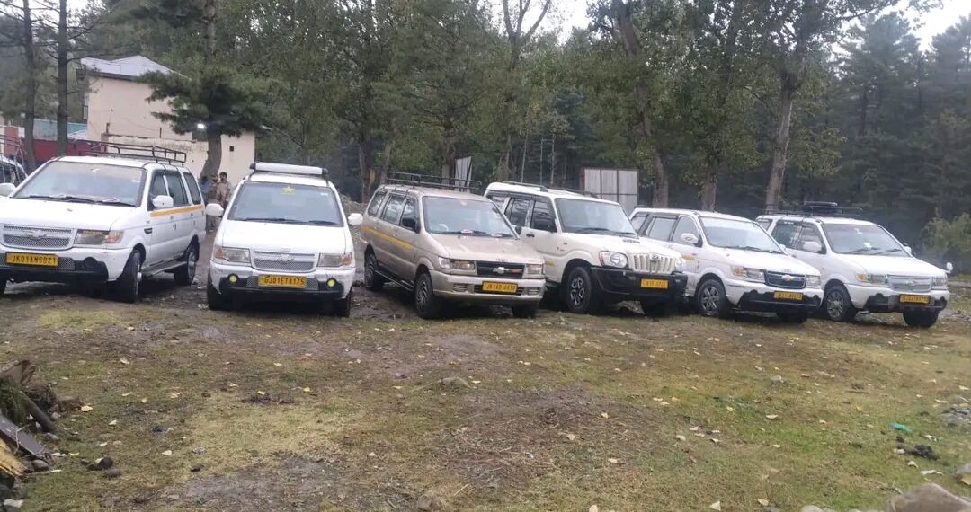 Police crack down on tourist harassment and overcharging; six vehicles seized in Tangmarg