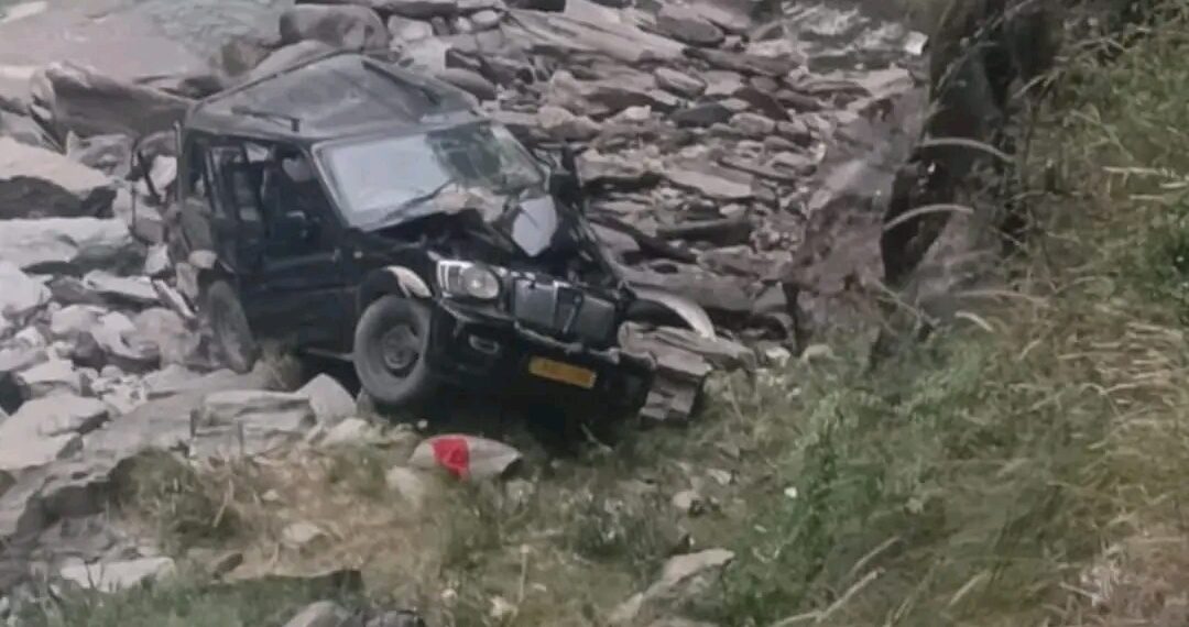Five killed, several injured as Sumo plunges into Kishanganga River