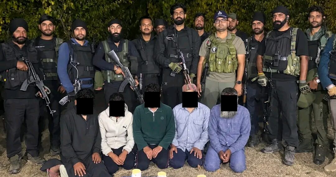 Police arrest 05 terrorist associates in Kulgam; arms and ammunition recovered
