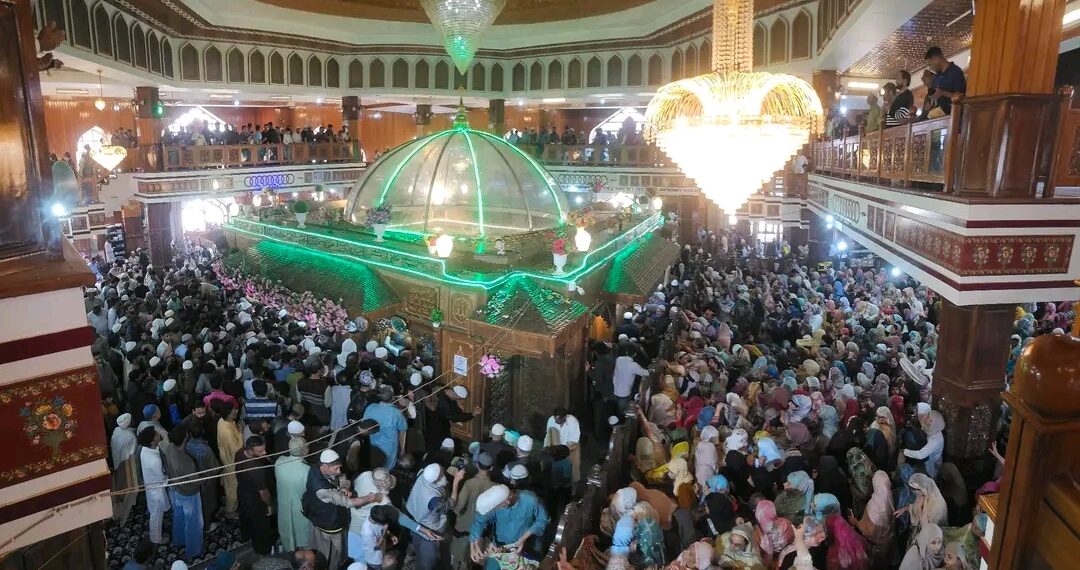 Poshak Bandi ritual marks beginning of Sheikh-ul-Alam Urs at Charar-i-Sharief