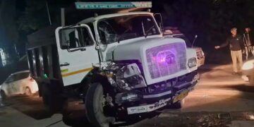 Son dies, father injured as dumper rams Tata Ace in Pattan