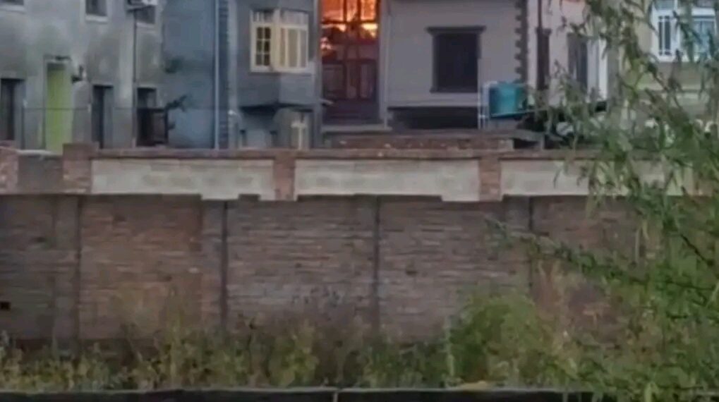 Fire Breaks Out In Residential House At Srinagar’s Rawalpora