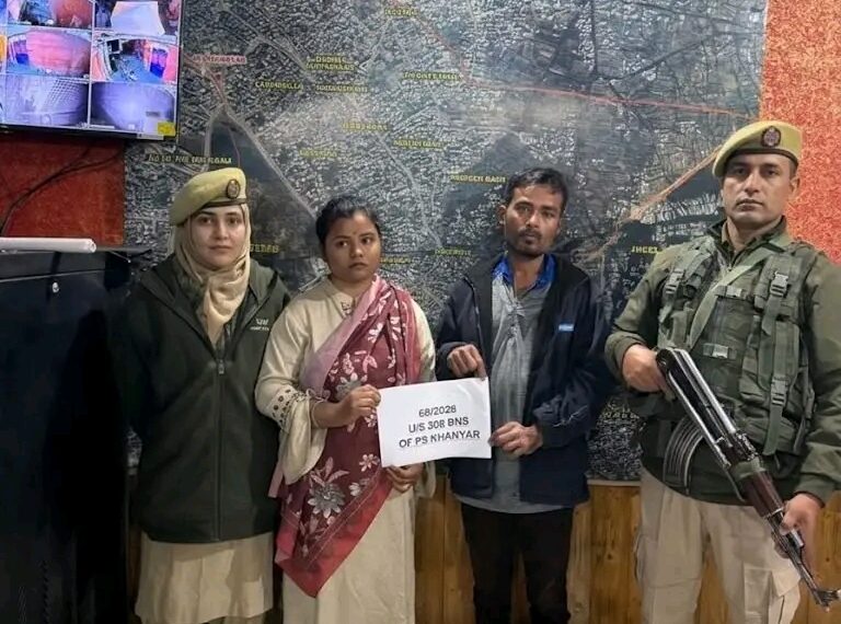 Srinagar Police cracks major theft case in Khanyar; two accused arrested, stolen property recovered