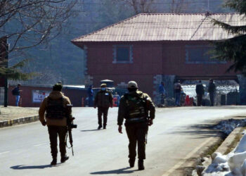 Foreign envoys begin their 2-day with shutdown in Valley parts, interact with Panchyat representatives in Budgam areas