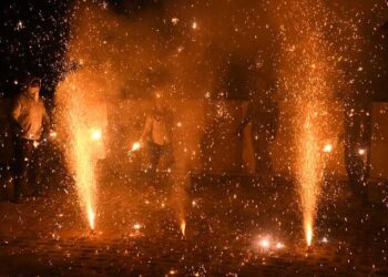 Delhi’s air quality dips; may slip further if crackers are burnt, say scientists