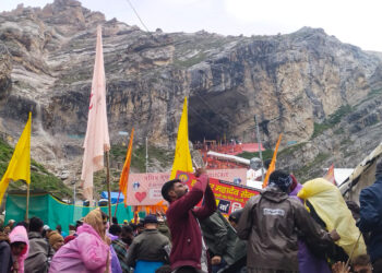 Amarnath Yatra Sets New Historic Record: Over 3 Lakh Pilgrims Perform Darshan in 12 Days