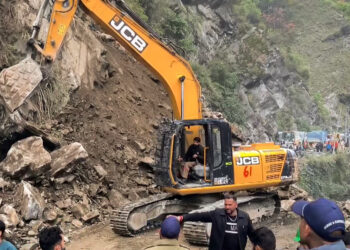 Jammu-Srinagar Highway blocked at Banihal after Landslide
